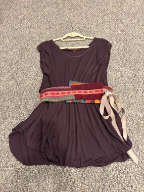 A Common Thread Woman’s
Top with Decorative Waist Sash